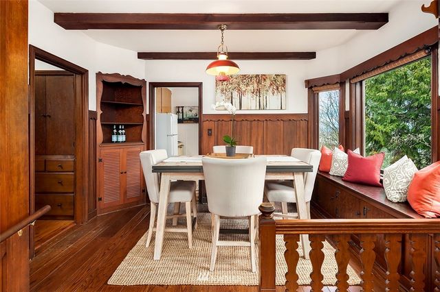 $875,000 | 2362 West Howe Street, Seattle, WA 98199