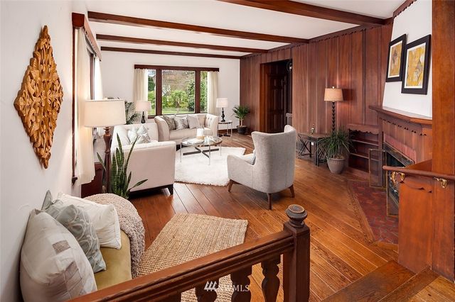 $875,000 | 2362 West Howe Street, Seattle, WA 98199