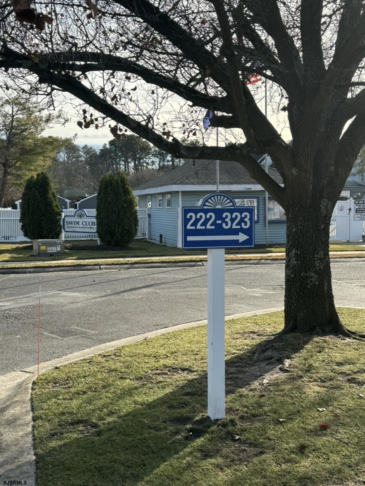 275 Heather Croft, Unit 275 Egg Harbor Township, NJ 08234 - Photo 3 of 23 a view of a entrance gate of the house