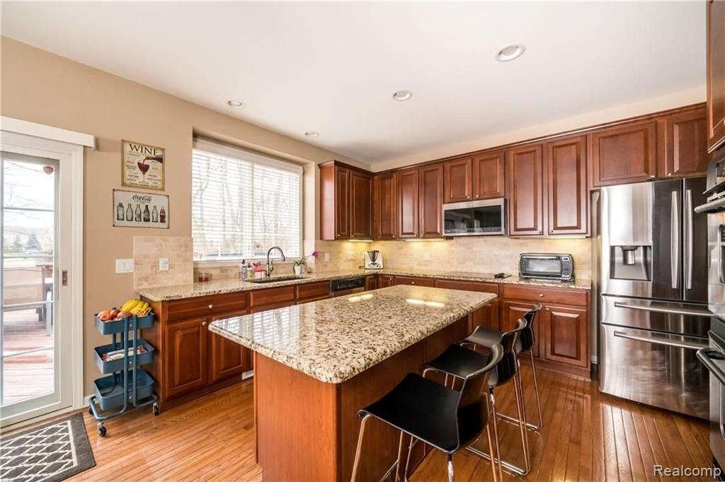 676 Windsong Drive Rochester Hills, MI 48307 - Photo 11 of 38