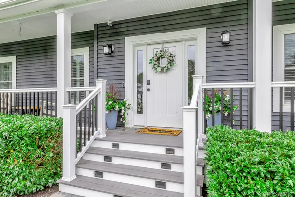 $1,150,000 | 6 Mastro Court, Baiting Hollow, NY 11933