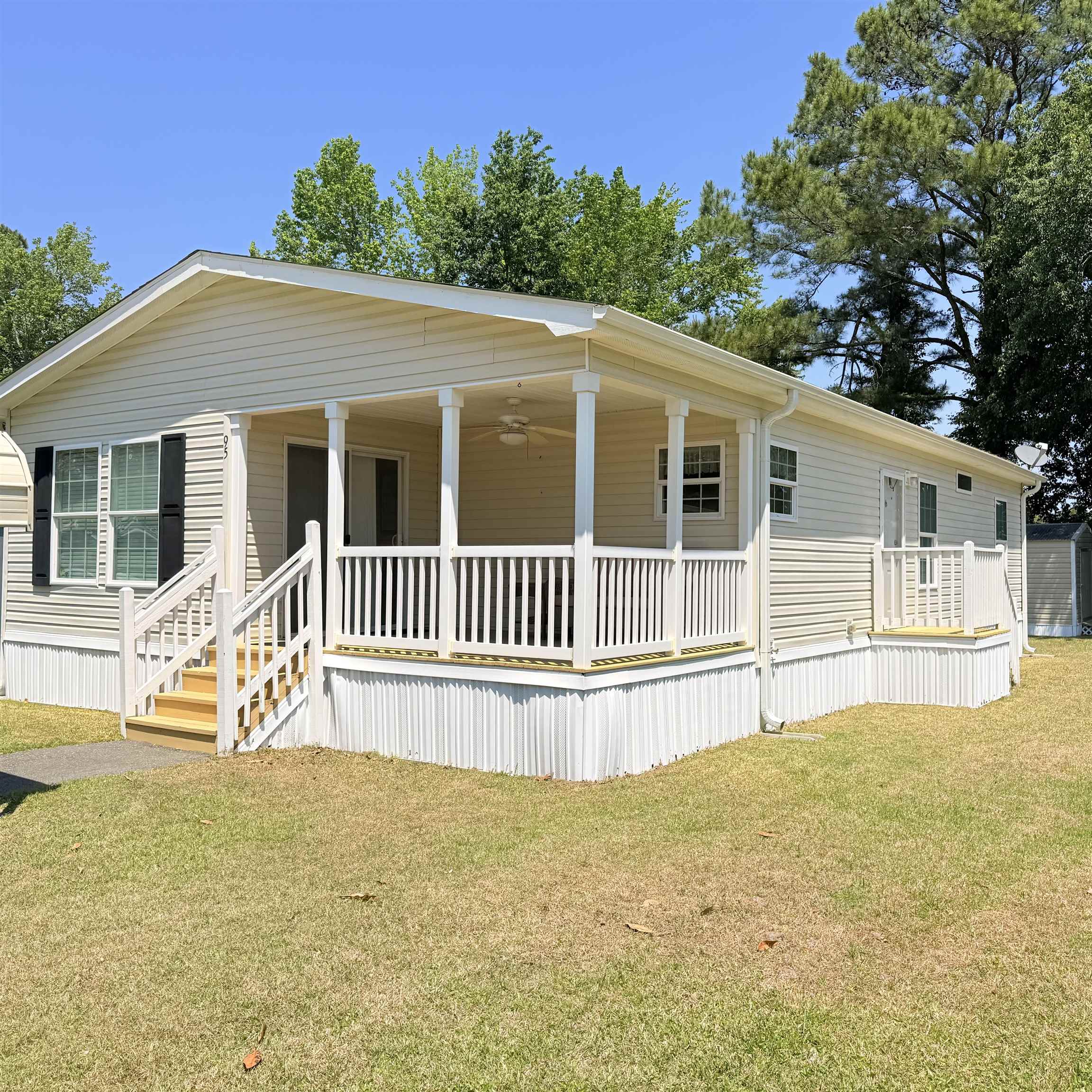 95 Crooked Island Circle Murrells Inlet, SC 29576 - Photo 1 of 32