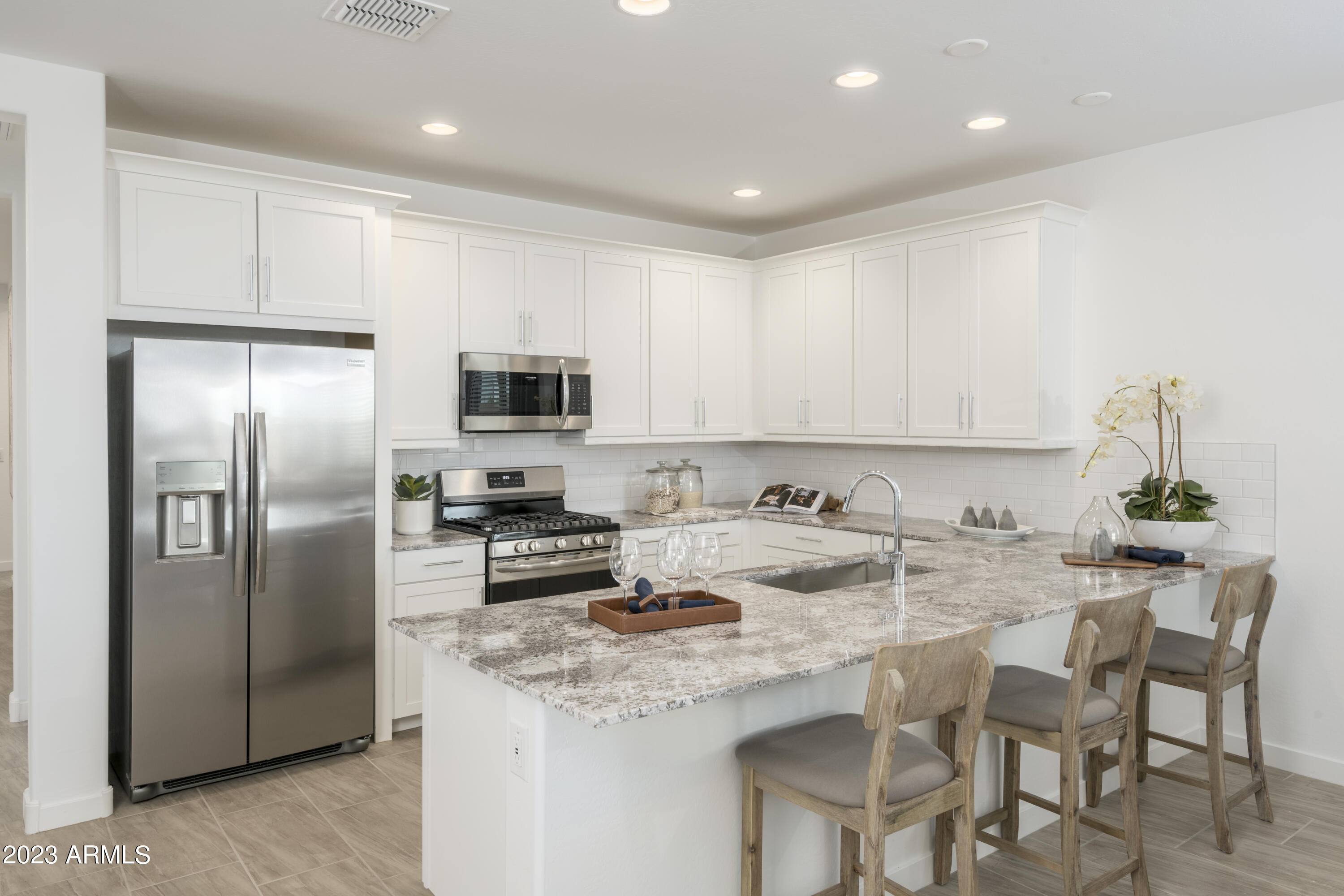 9411 West Trumbull Road Tolleson, AZ 85353 - Photo 2 of 17 Kitchen