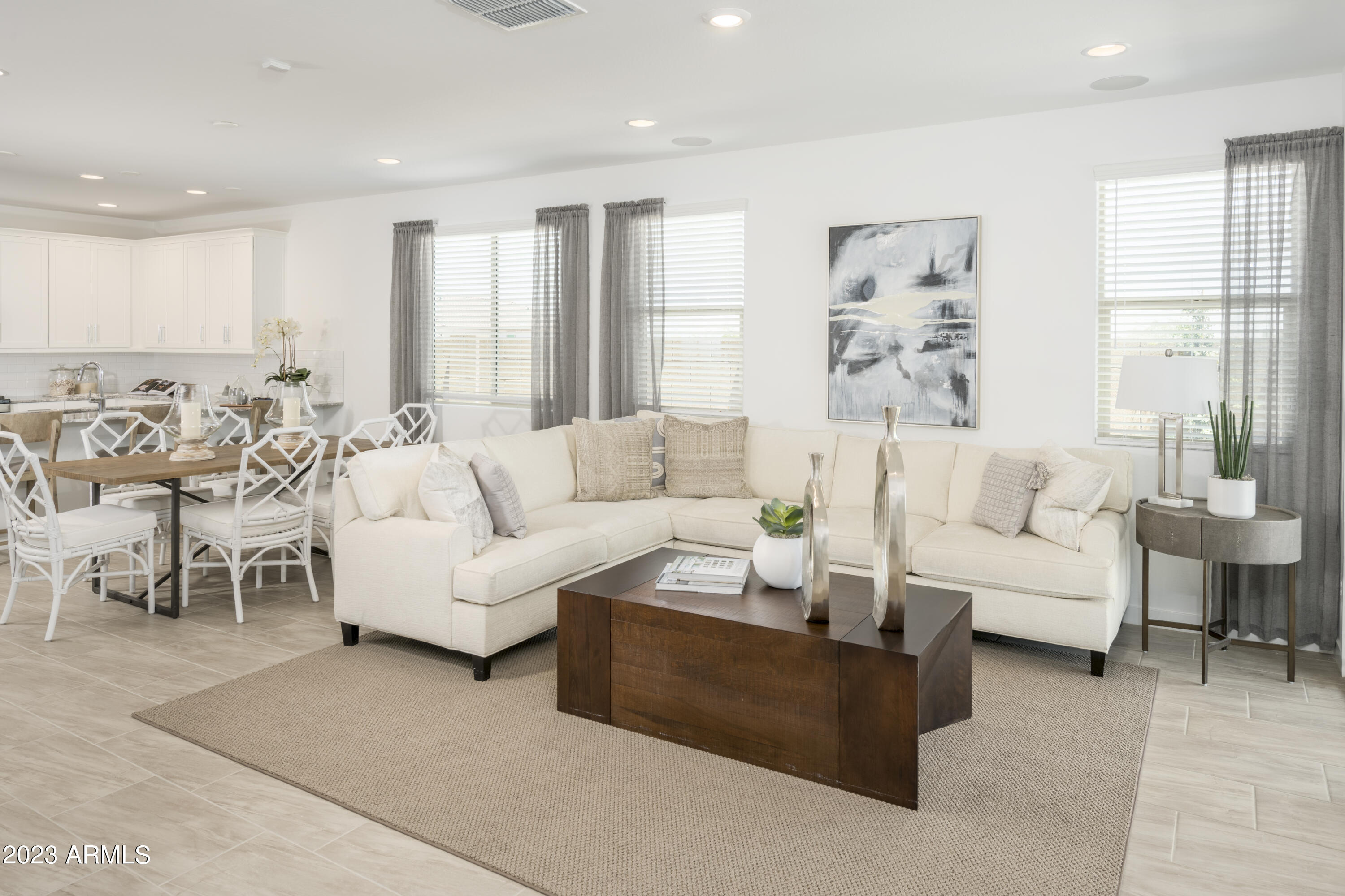 9411 West Trumbull Road Tolleson, AZ 85353 - Photo 3 of 17 Great Room