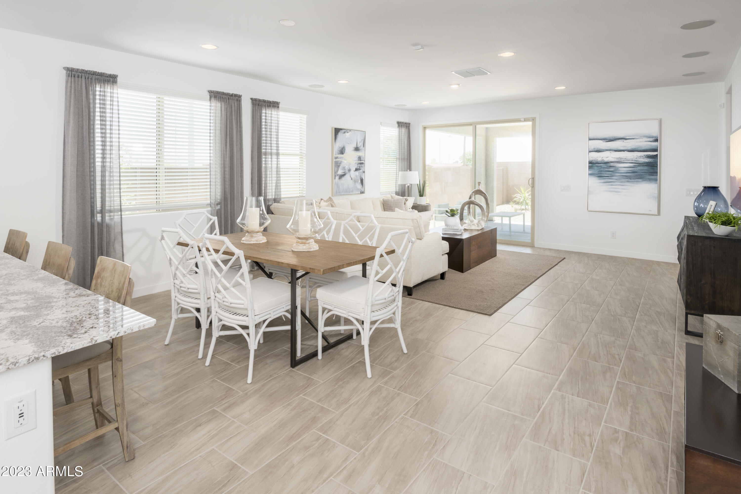 9411 West Trumbull Road Tolleson, AZ 85353 - Photo 4 of 17 Dining Area / Great Room