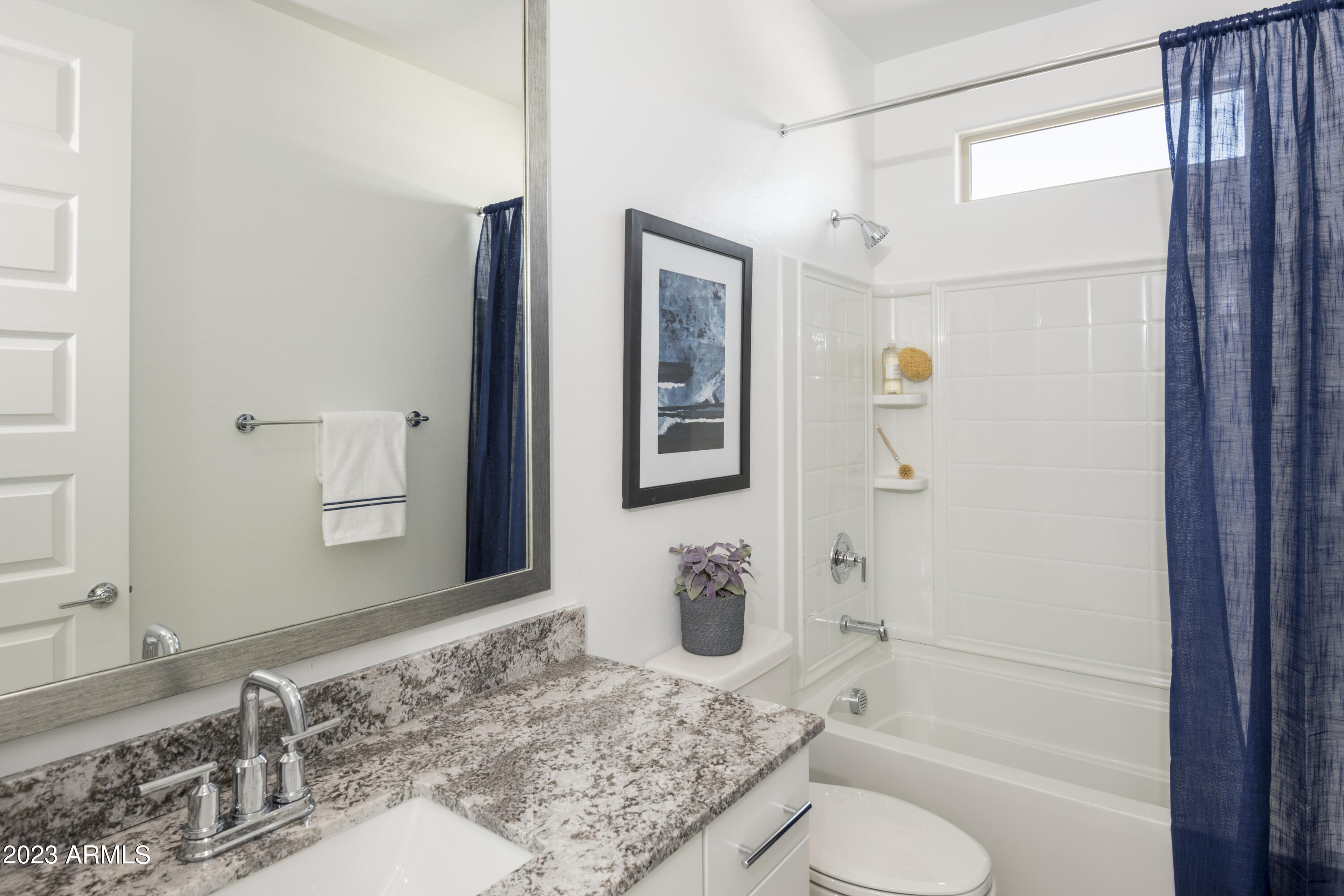 9411 West Trumbull Road Tolleson, AZ 85353 - Photo 8 of 17 Bath 2