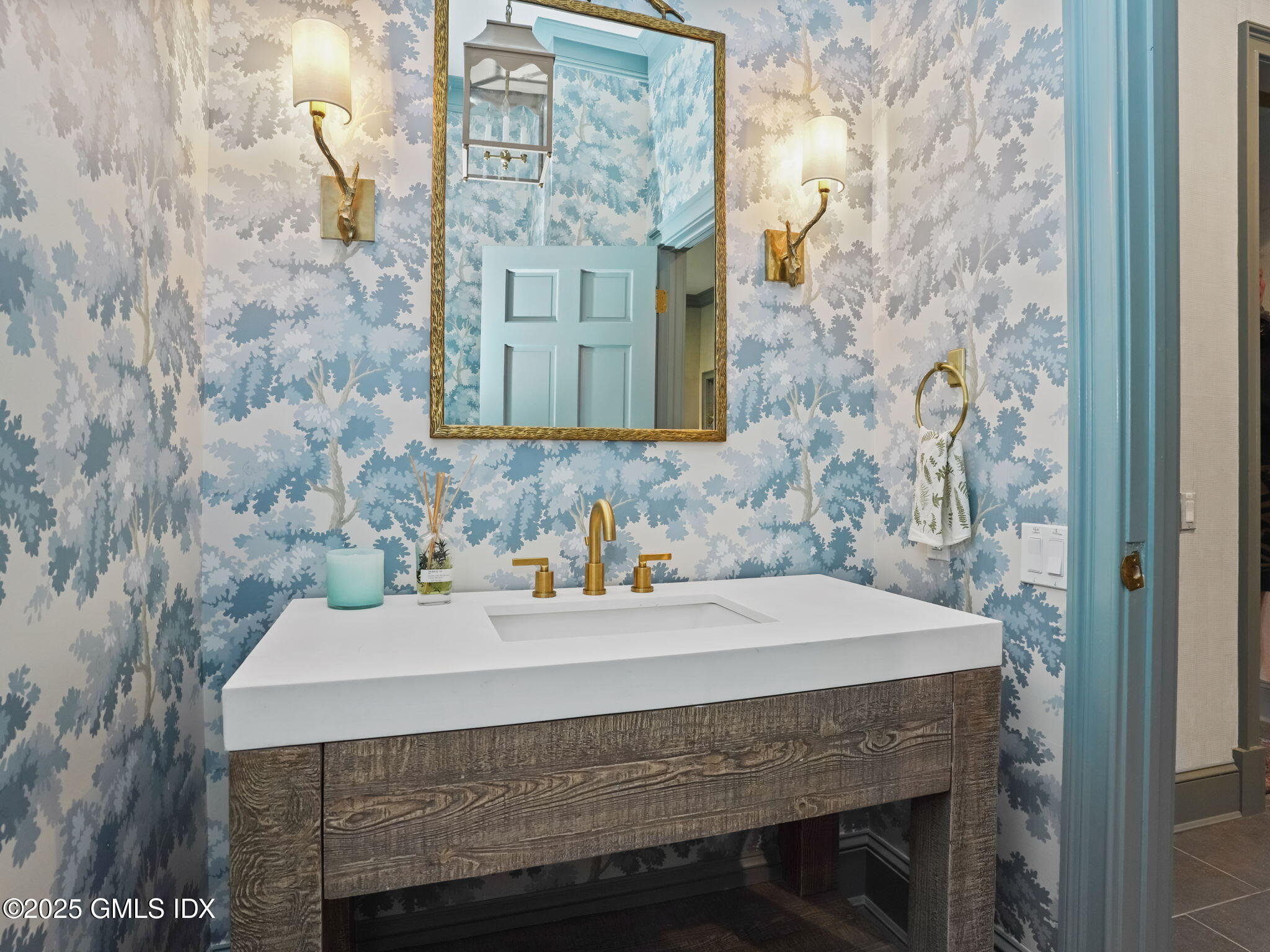 280 Round Hill Road Greenwich, CT 06831 - Photo 12 of 43 Powder Rm 1