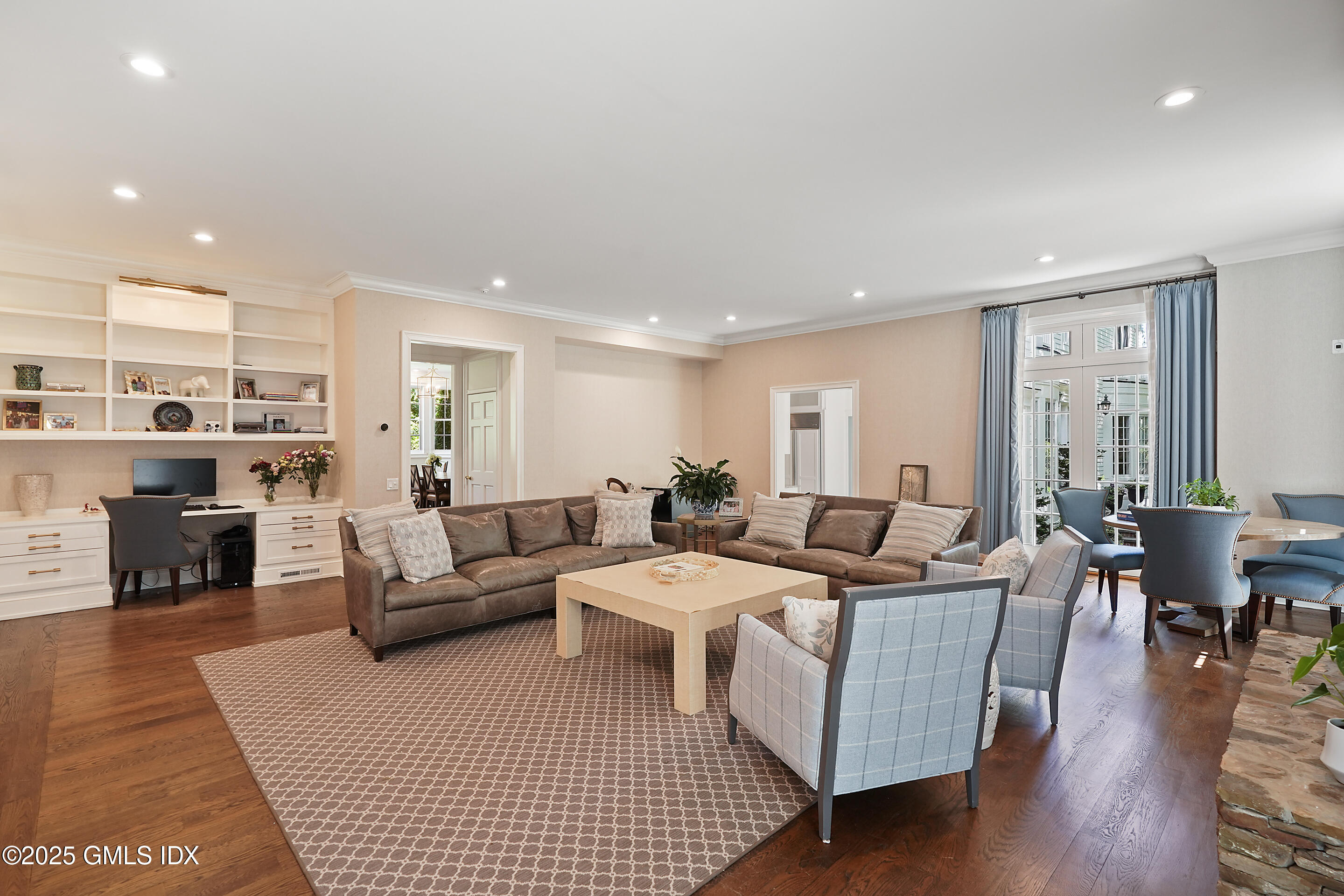 280 Round Hill Road Greenwich, CT 06831 - Photo 18 of 43 Family Room