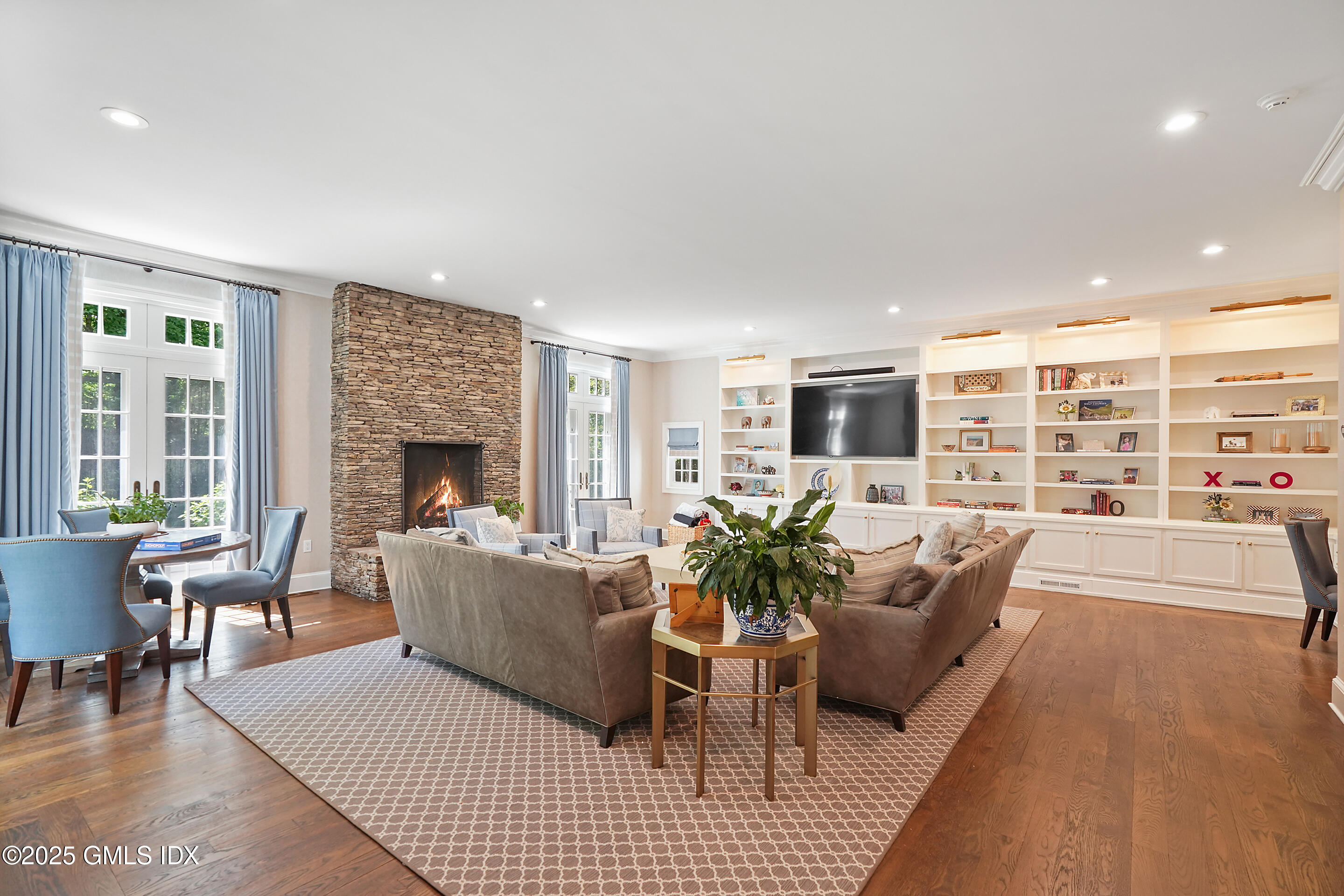 280 Round Hill Road Greenwich, CT 06831 - Photo 19 of 43 Family Room fixed