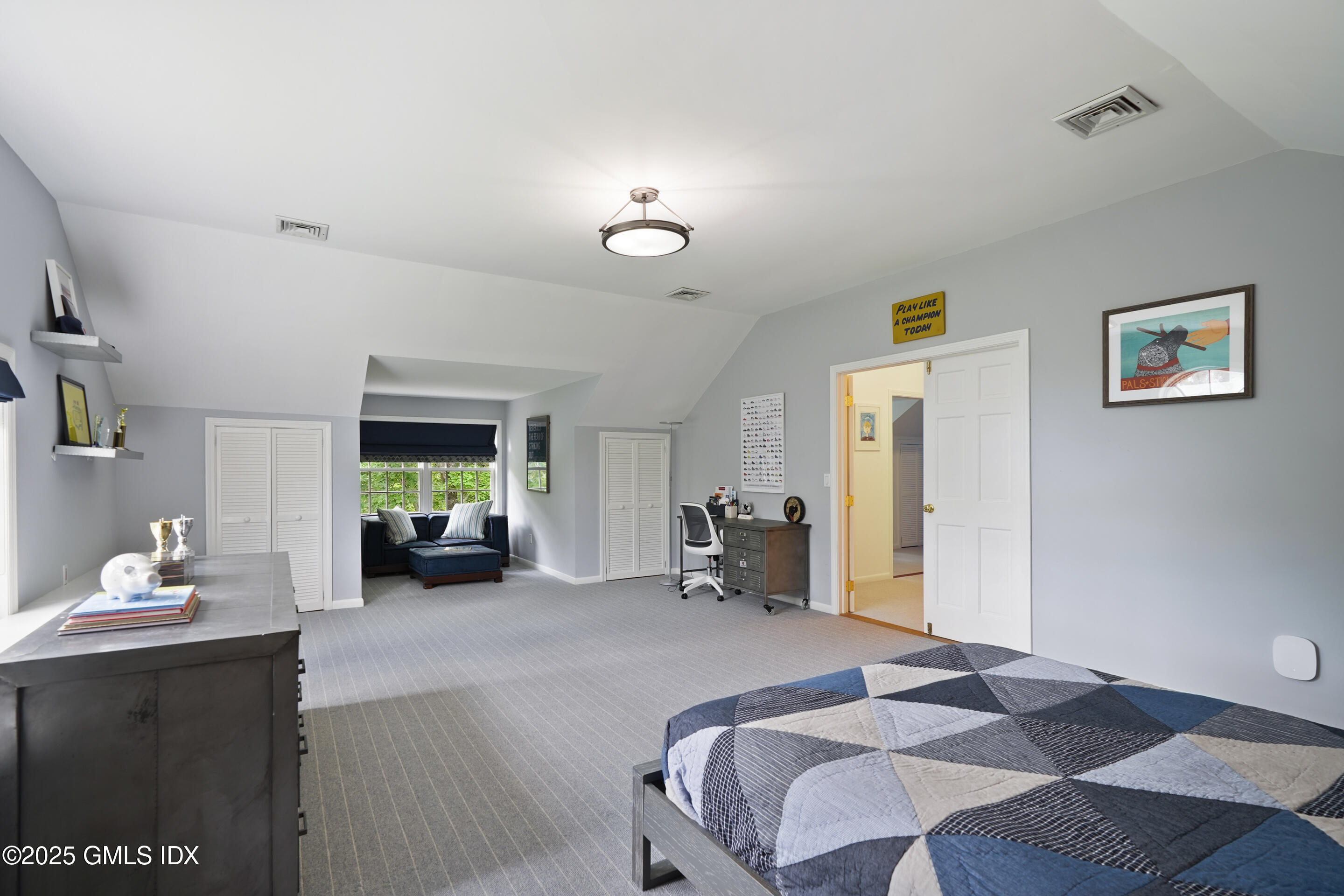 280 Round Hill Road Greenwich, CT 06831 - Photo 29 of 43 3rd Flr Bdrm