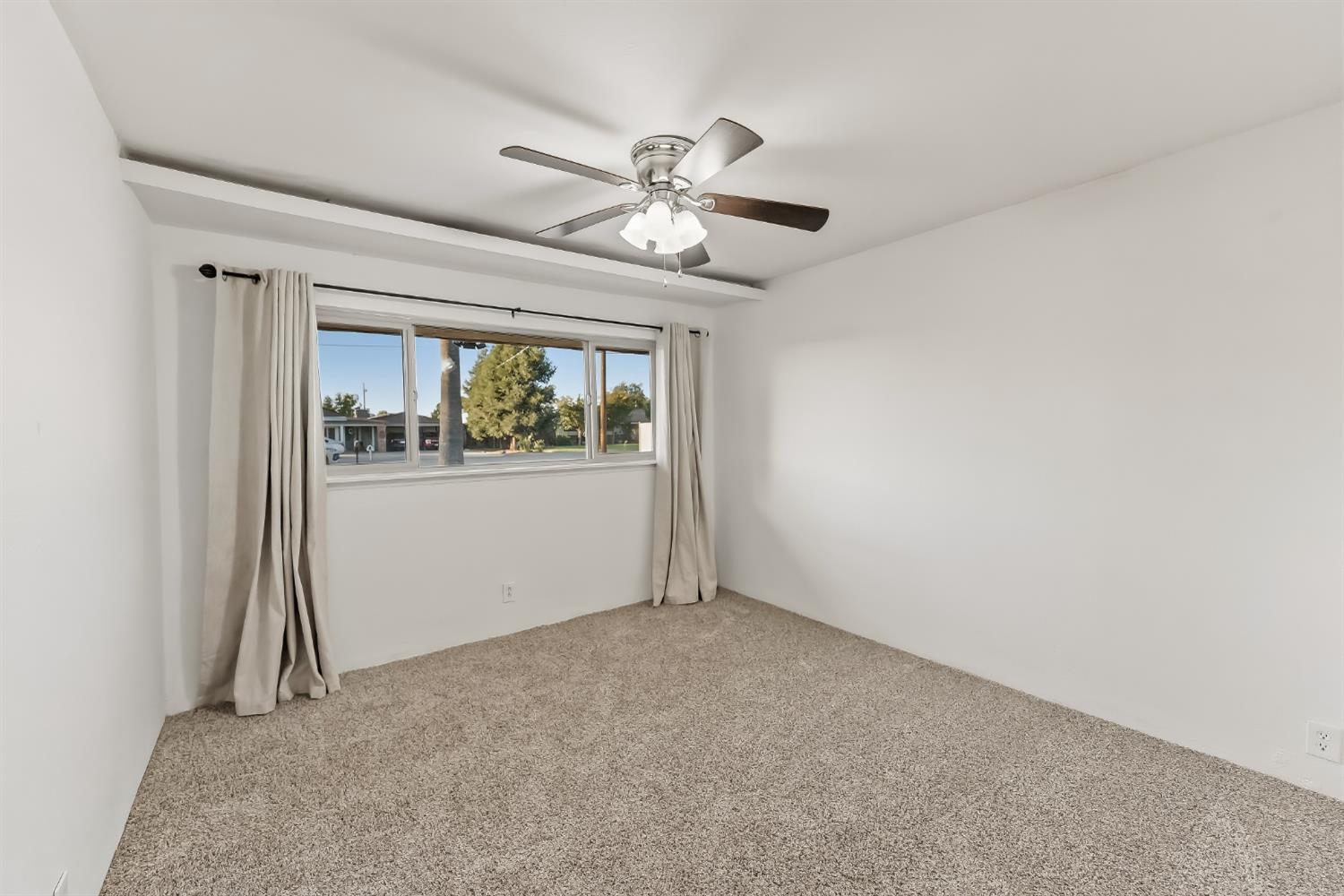 4730 East Richert Avenue Fresno, CA 93726 - Photo 18 of 26