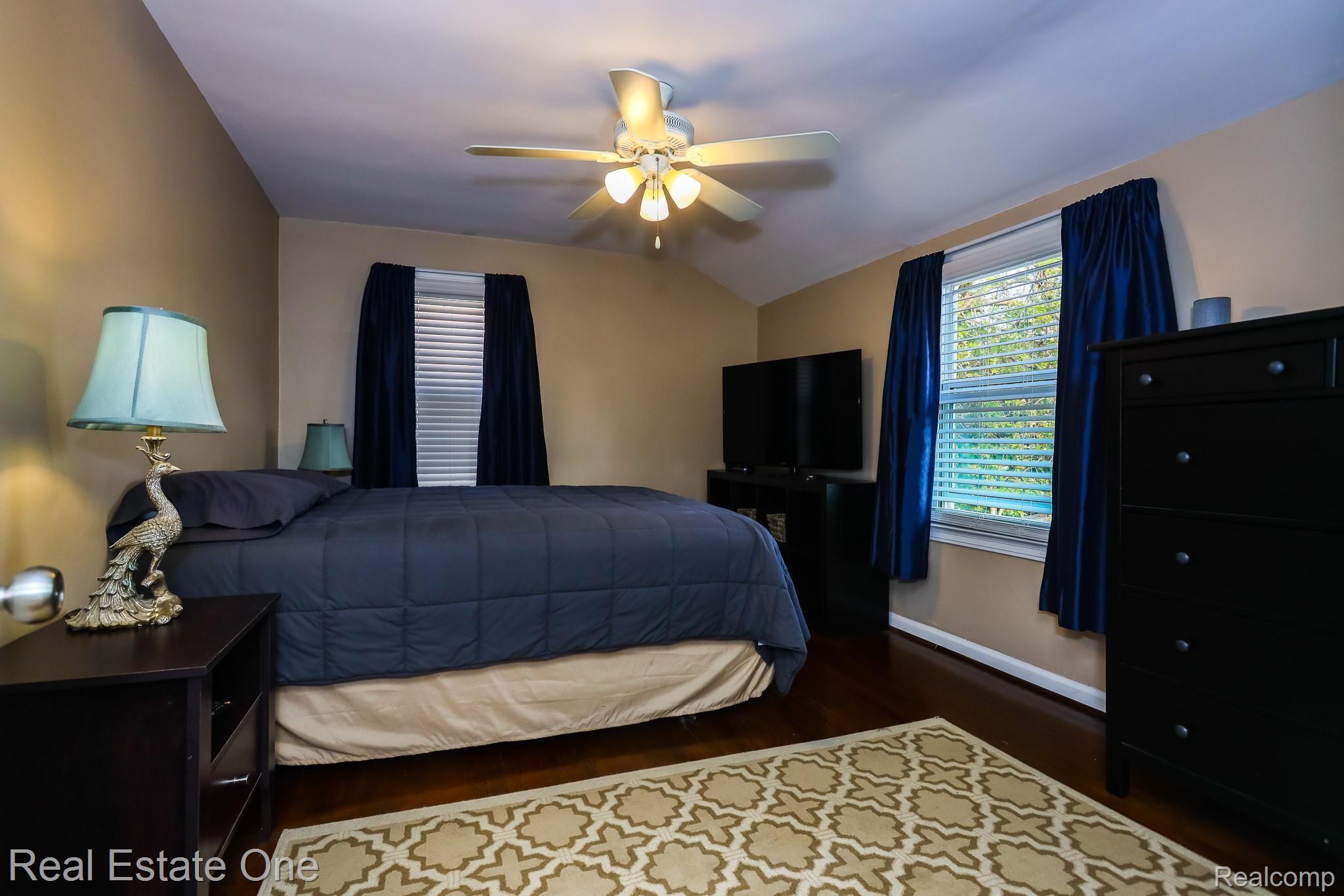 1698 Bournemouth Road Grosse Pointe, MI 48236 - Photo 30 of 42 grosse_point_52.jpg