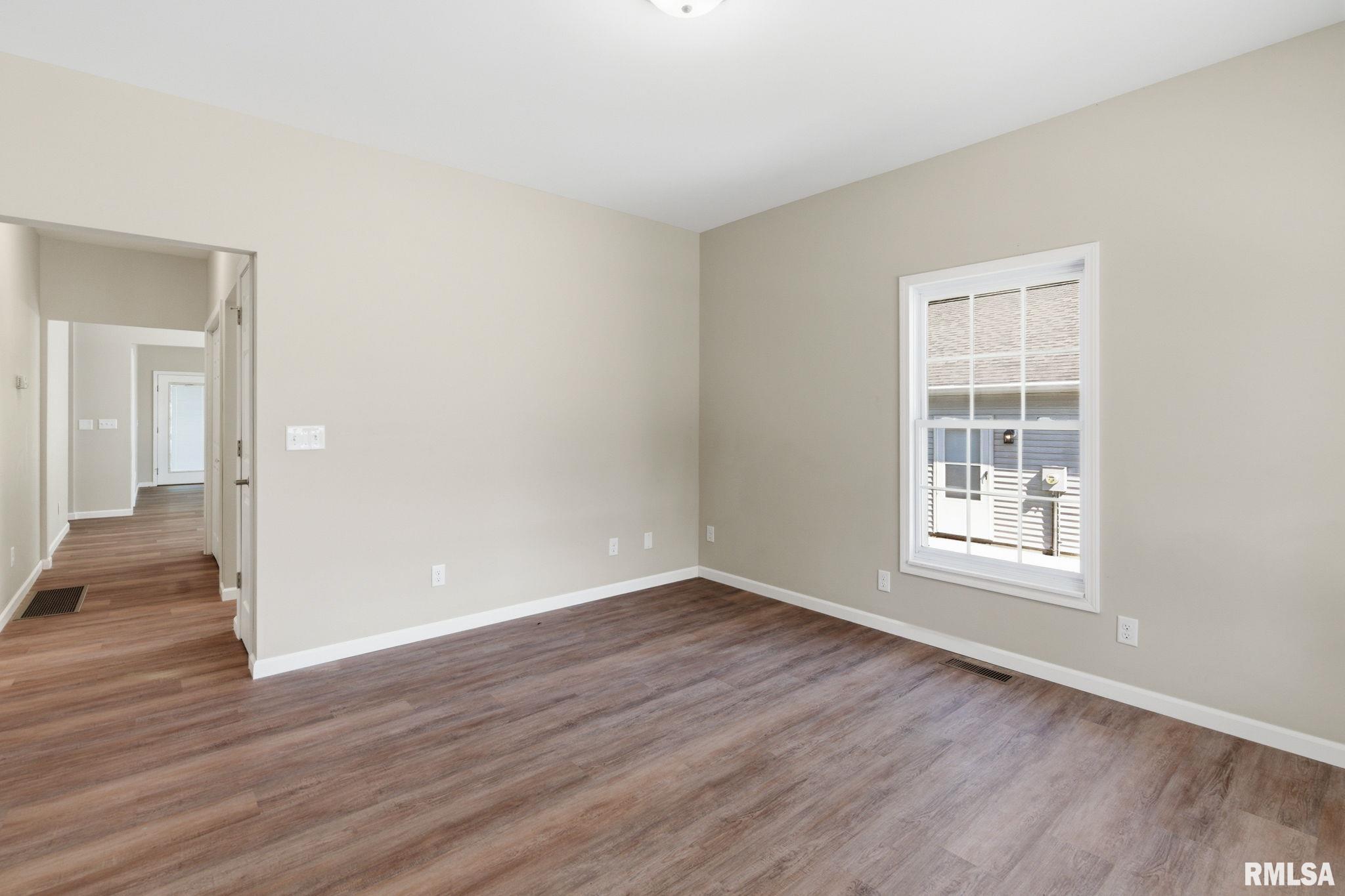 906 North Johnson Street Marion, IL 62959 - Photo 4 of 35