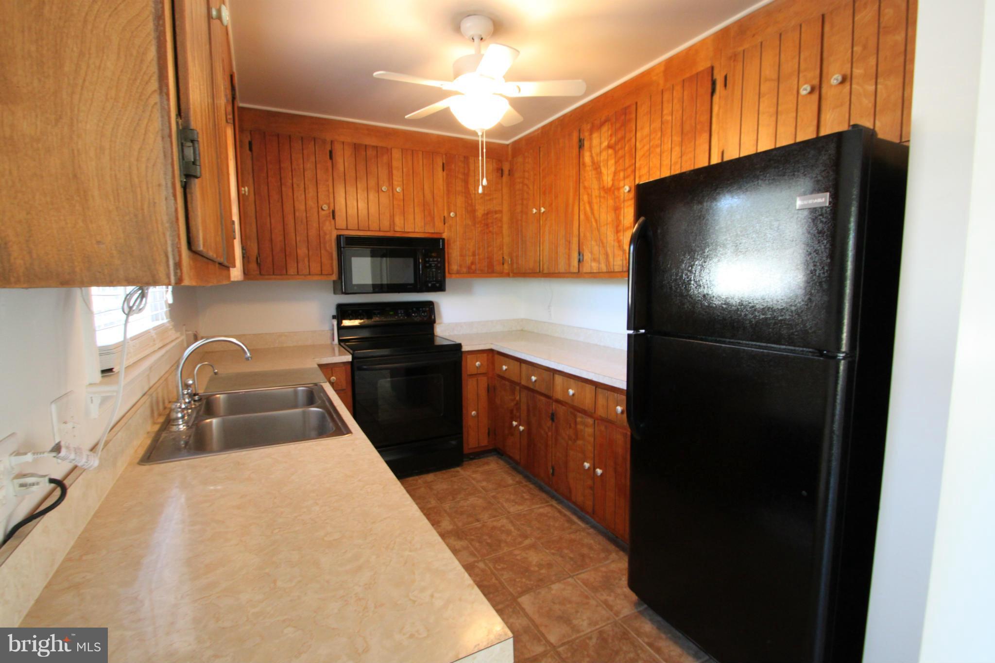 9403 White Shop Road Culpeper, VA 22701 - Photo 11 of 17 Kitchen