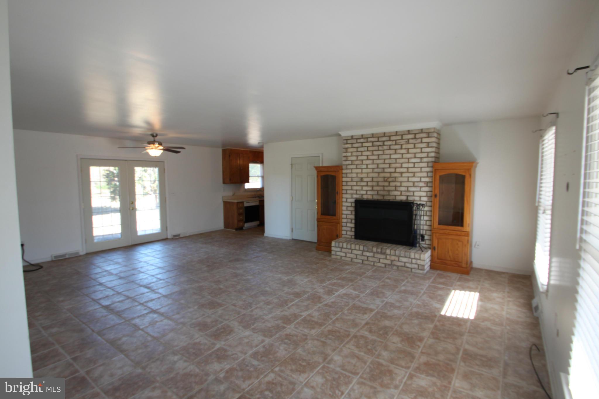 9403 White Shop Road Culpeper, VA 22701 - Photo 8 of 17 Family Room