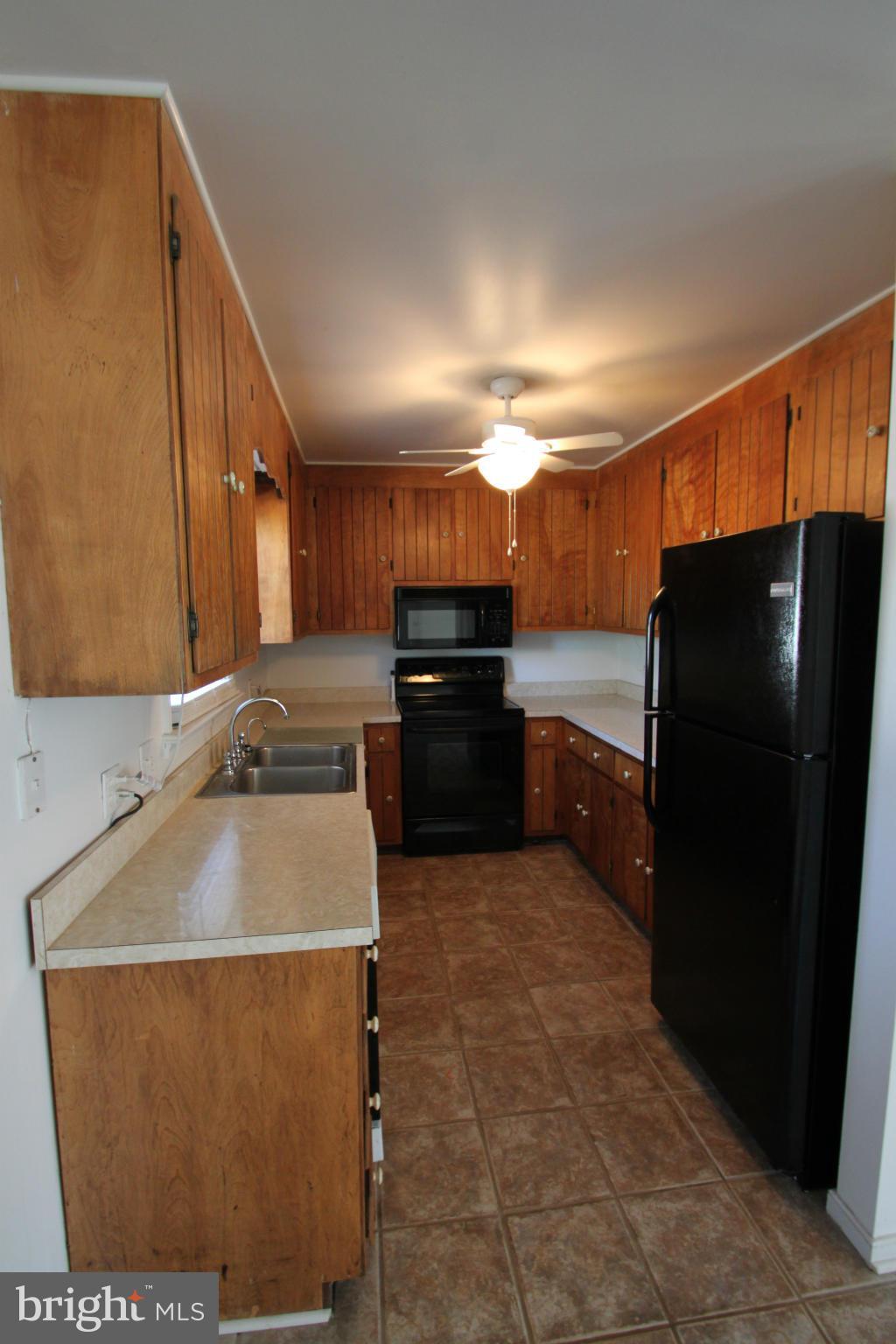 9403 White Shop Road Culpeper, VA 22701 - Photo 10 of 17 Kitchen