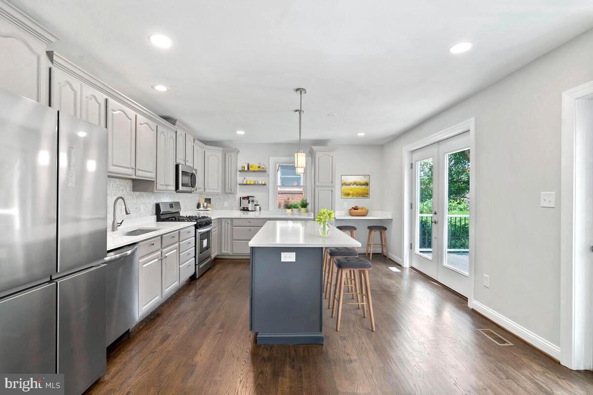 1506 Noyes Drive Silver Spring, MD 20910 - Photo 4 of 51 GORGEOUS REMODELED KITCHEN!