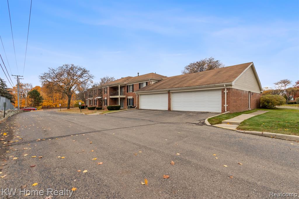 29632 Middlebelt Road, Unit 1703 Farmington Hills, MI 48334 - Photo 24 of 30