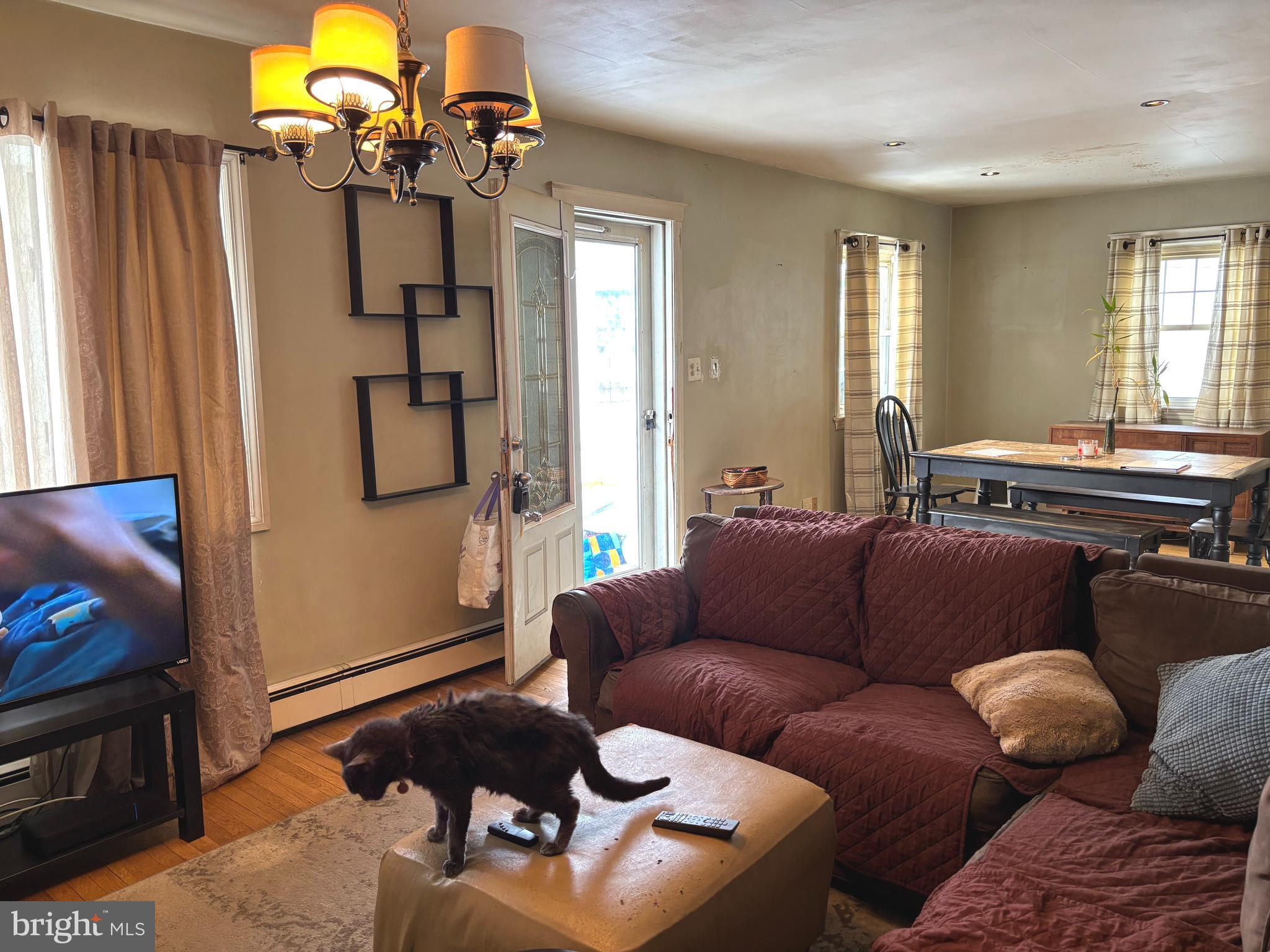 606 North Brown Street Gloucester City, NJ 08030 - Photo 4 of 23