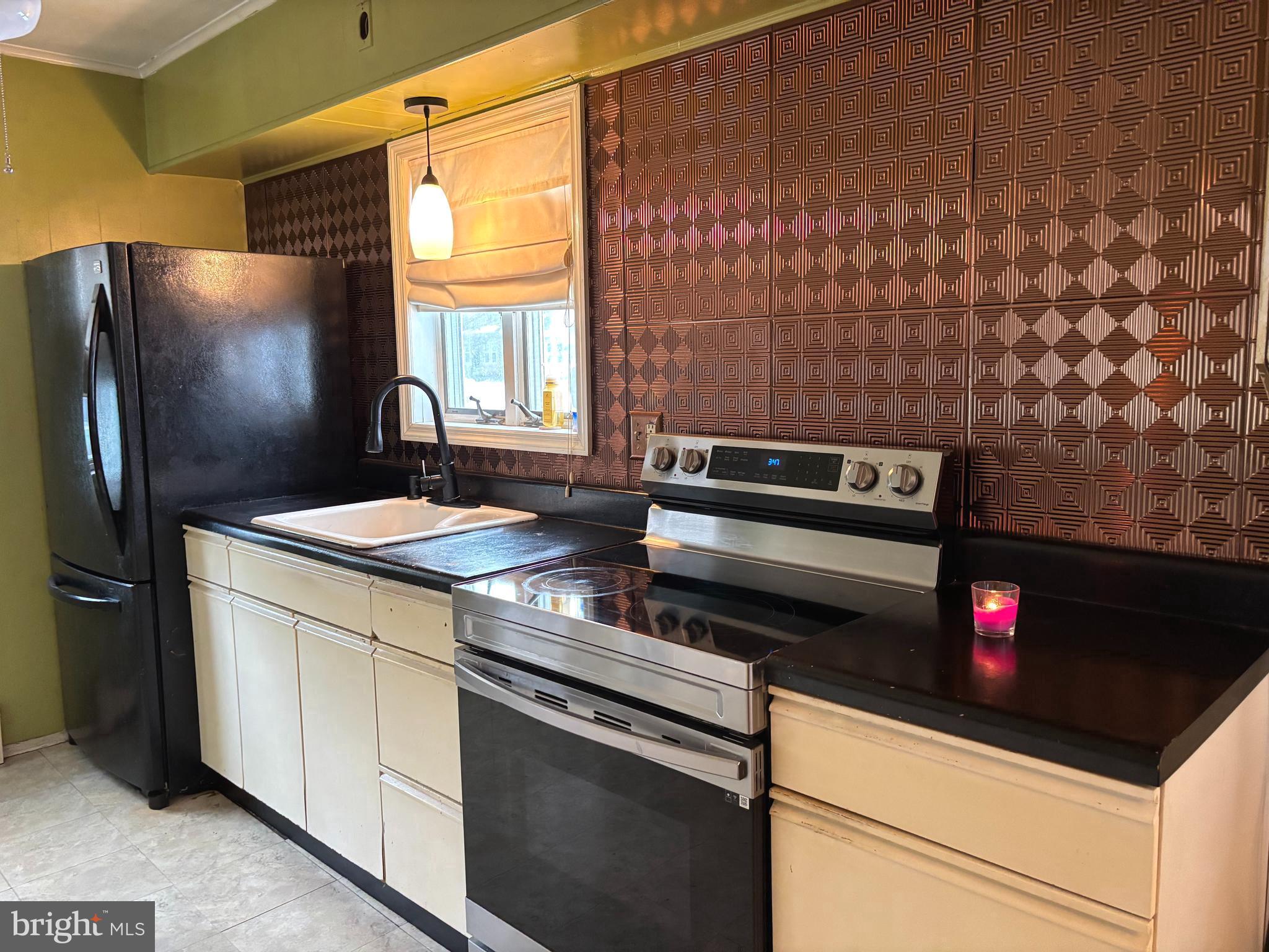 606 North Brown Street Gloucester City, NJ 08030 - Photo 8 of 23