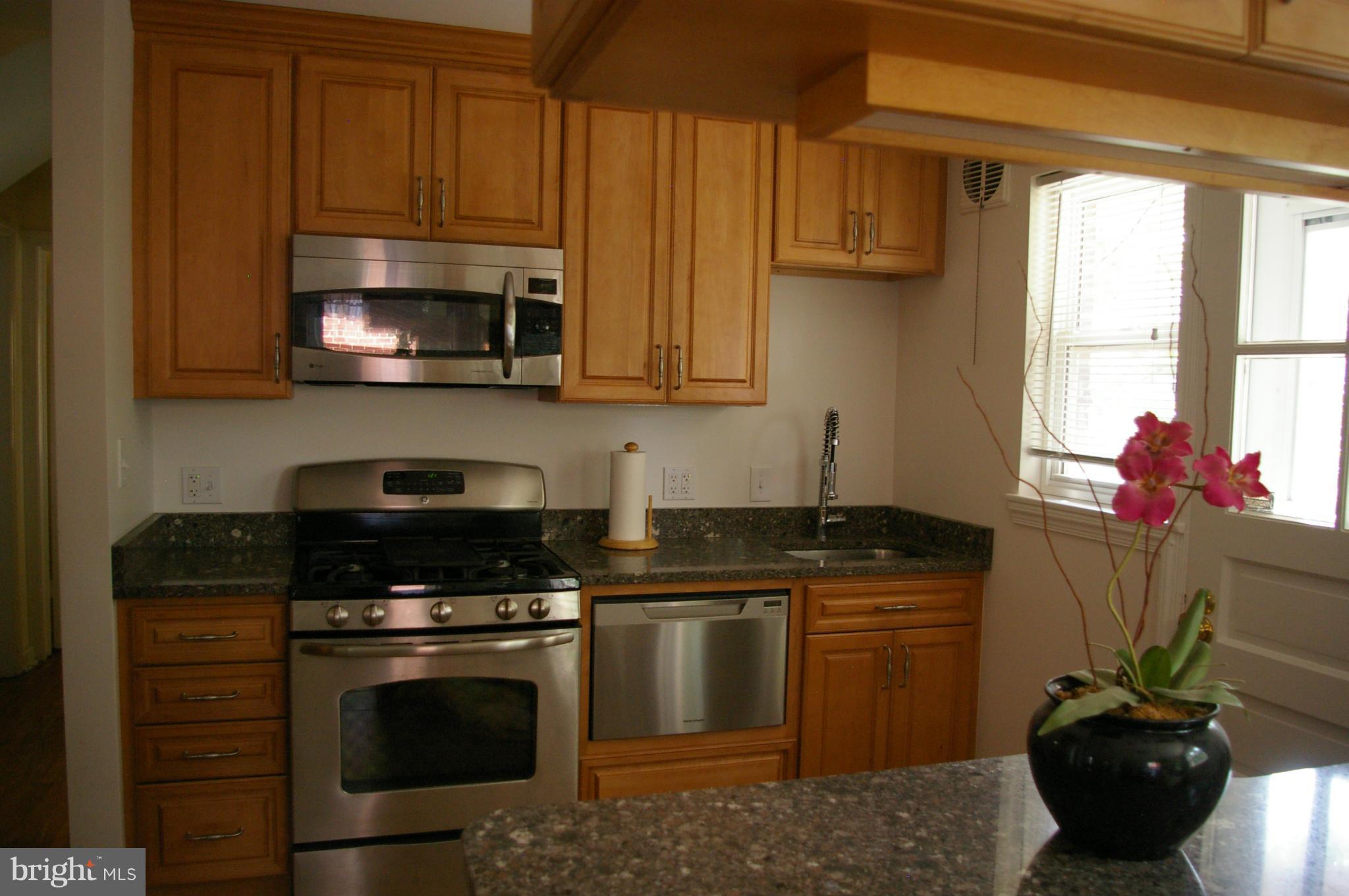 807 Rittenhouse Street Hyattsville, MD 20783 - Photo 5 of 21 Kitchen