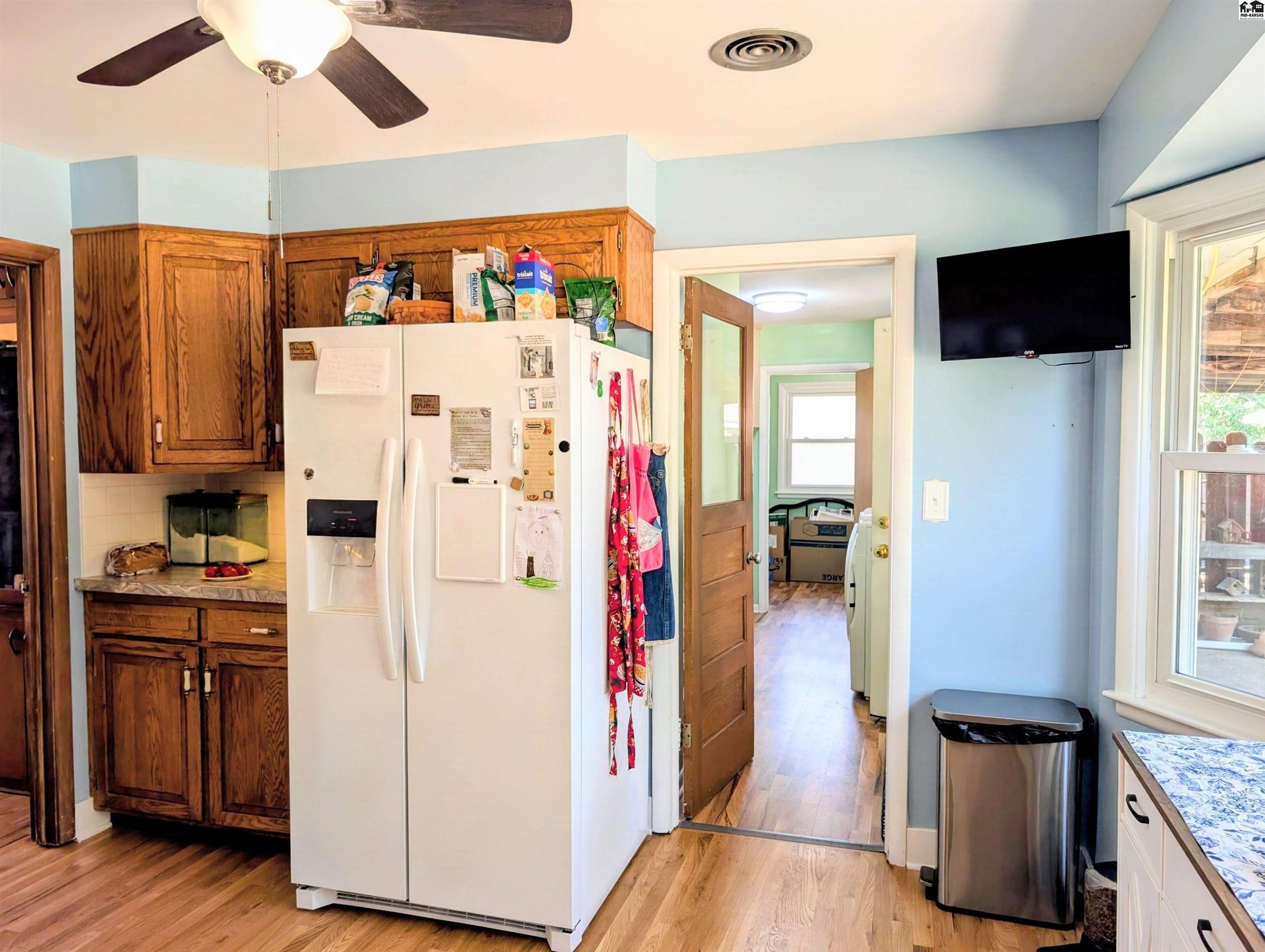 414 Random Road Newton, KS 67114 - Photo 8 of 28 Gallery Image 8