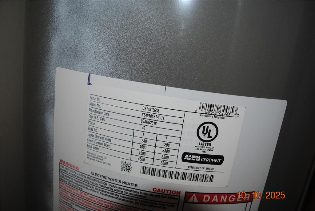 1660 Marsalis Road Lancaster, TX 75146 - Photo 9 of 12 a view of a door and an empty space