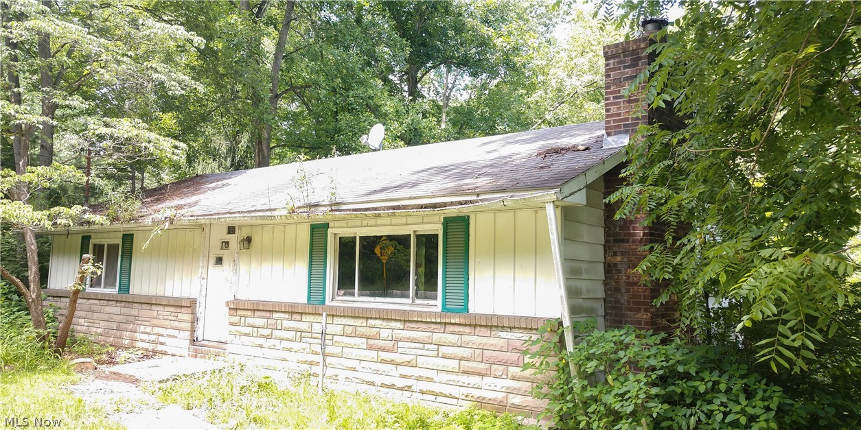 3012 East Garfield Road New Springfield, OH 44443 - Photo 1 of 9 House at street