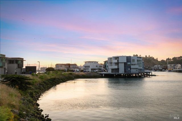 a view of ocean with city view