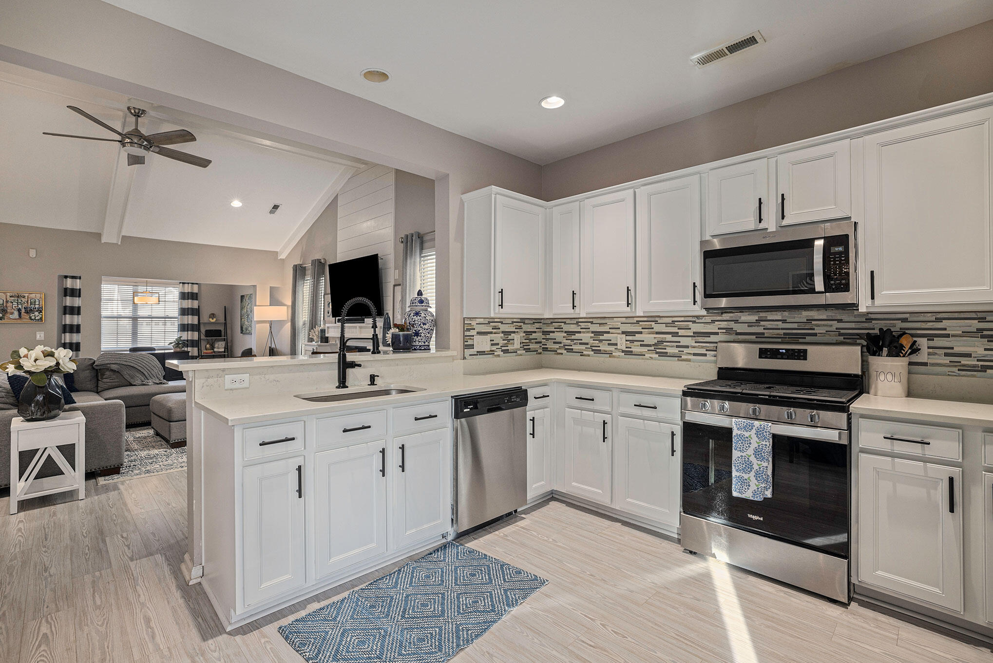 3137 Cold Harbor Way Charleston, SC 29414 - Photo 10 of 39 Kitchen