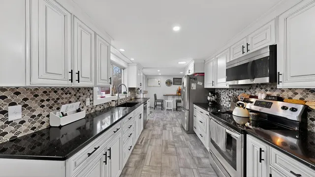 $294,900 | 2307 12th Avenue Southwest, Austin, MN 55912