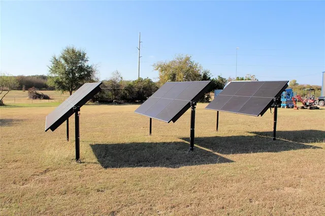a house view with a outdoor space