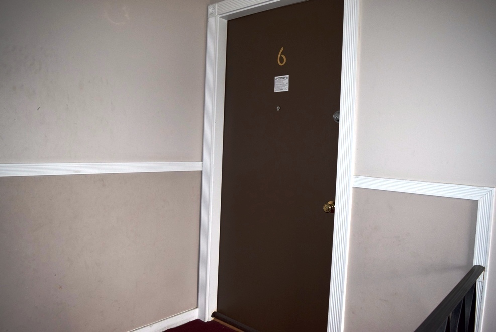 10473 Dearlove Road, Unit 6 Glenview, IL 60025 - Photo 3 of 21 a view of closet