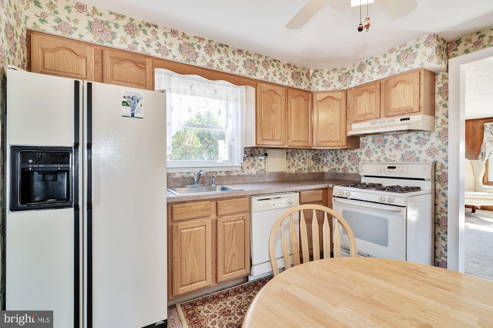 474 Dewey Road Bellmawr, NJ 08031 - Photo 11 of 19 Eat-in Kitchen