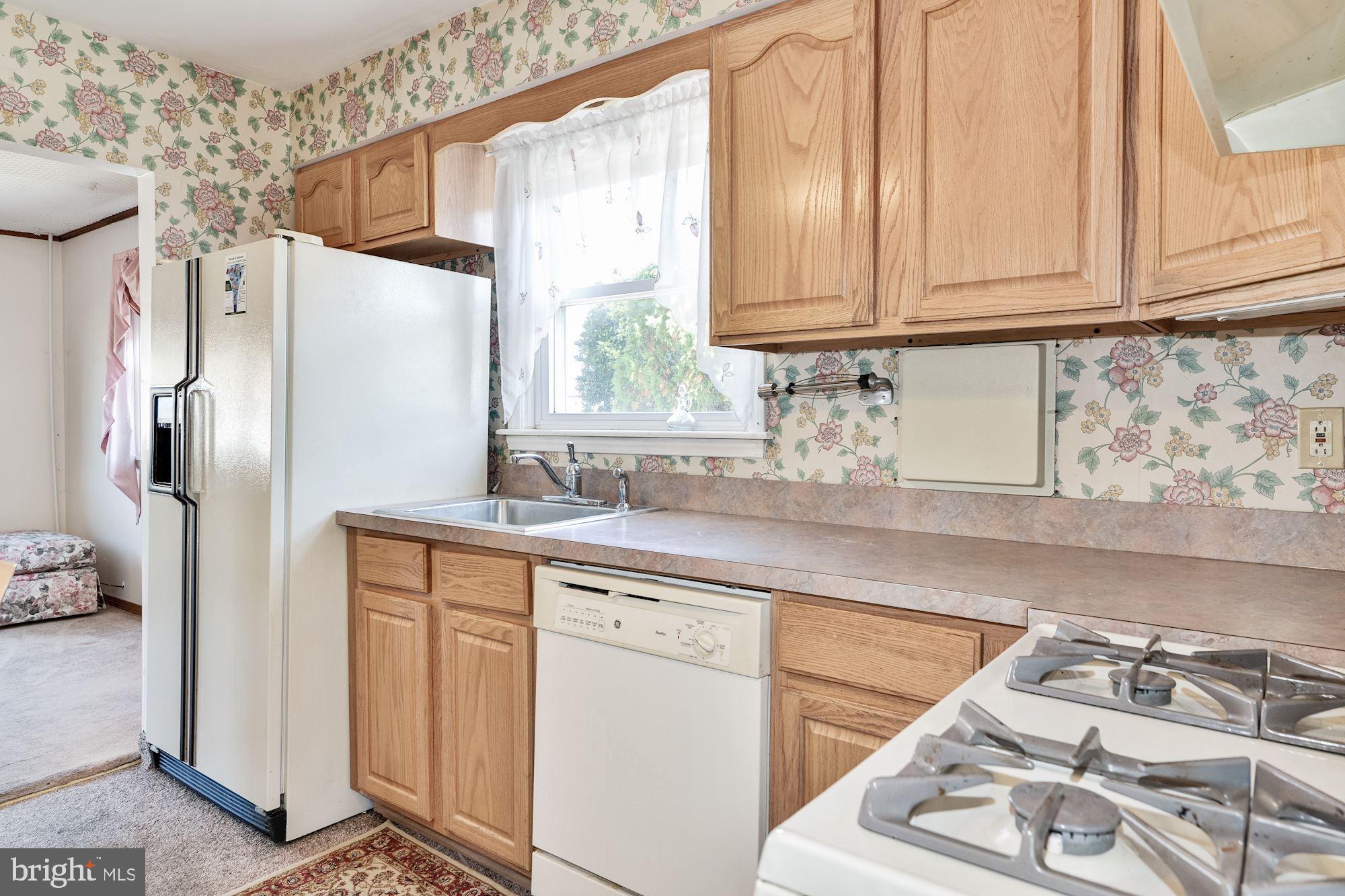 474 Dewey Road Bellmawr, NJ 08031 - Photo 10 of 19 Eat-in Kitchen