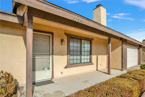 $390,000 | 22544 Ojai Road, Apple Valley, CA 92308