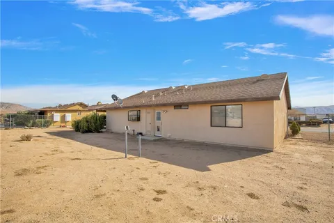 $395,000 | 22544 Ojai Road, Apple Valley, CA 92308