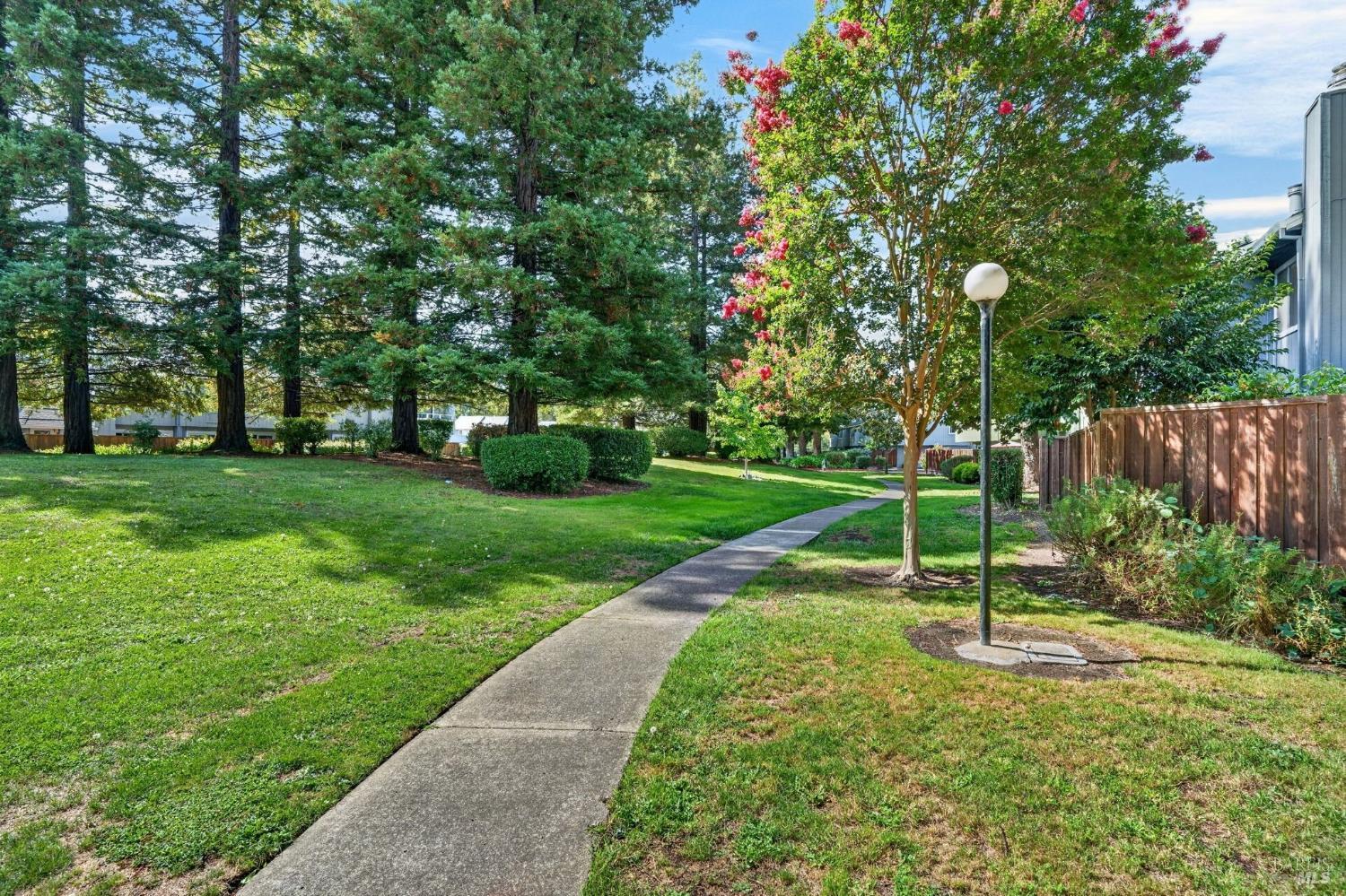 689 Racquet Club Circle Rohnert Park, CA 94928 - Photo 39 of 51 Gallery Image 39