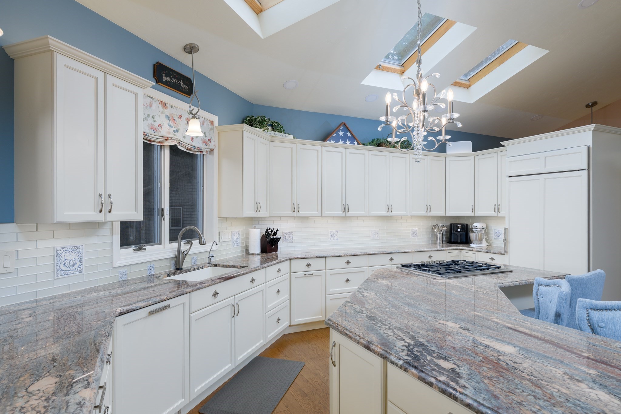 186 Lake Road Sturbridge, MA 01518 - Photo 4 of 42 Gallery Image 4