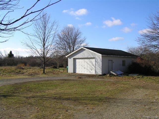435 West Drahner Road Oxford, MI 48371 - Photo 9 of 11 435 w. drahner rd. oxford mi 483