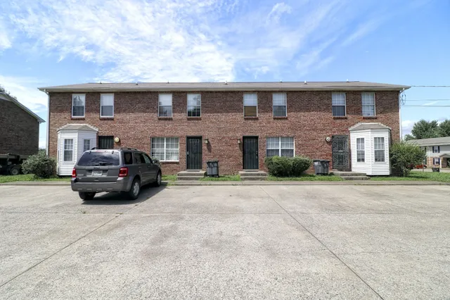 $545,000 | 2000 Tynewood Drive, Clarksville, TN 37042