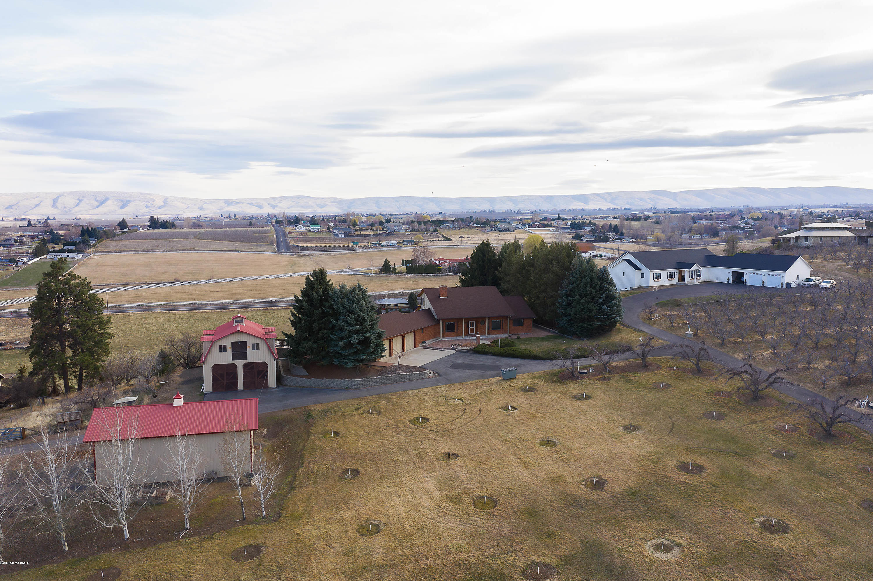 11108 Summitview Ext Road Yakima, WA 98908 - Photo 50 of 51 a view of a lake with a beach