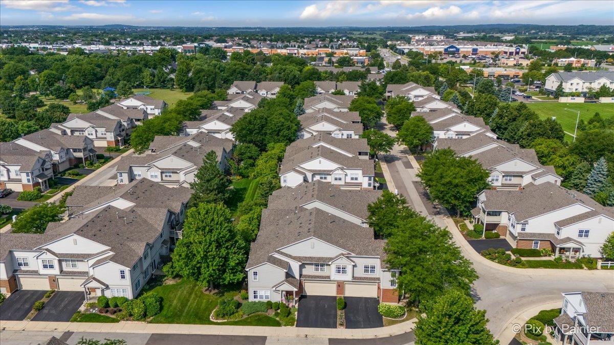 2138 Vanderbilt Drive Geneva, IL 60134 - Photo 17 of 18 an aerial view of residential houses with outdoor space