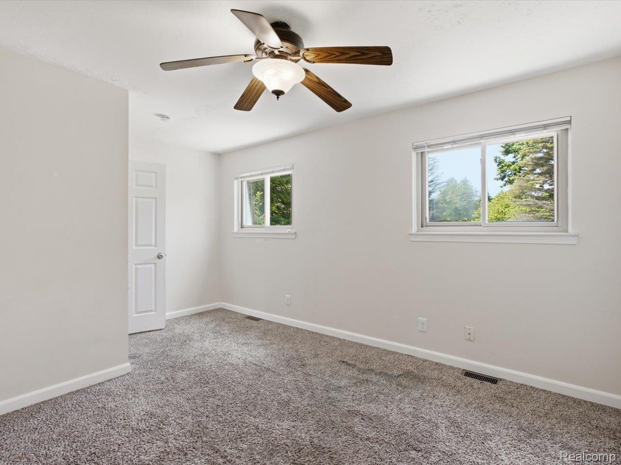 2861 Church Road Columbus, MI 48063 - Photo 17 of 46 16-2861 Church Rd (16).jpg