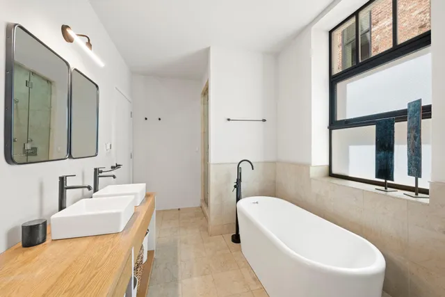 $3,595,000 | 354 Broadway, Unit 8 | TriBeCa