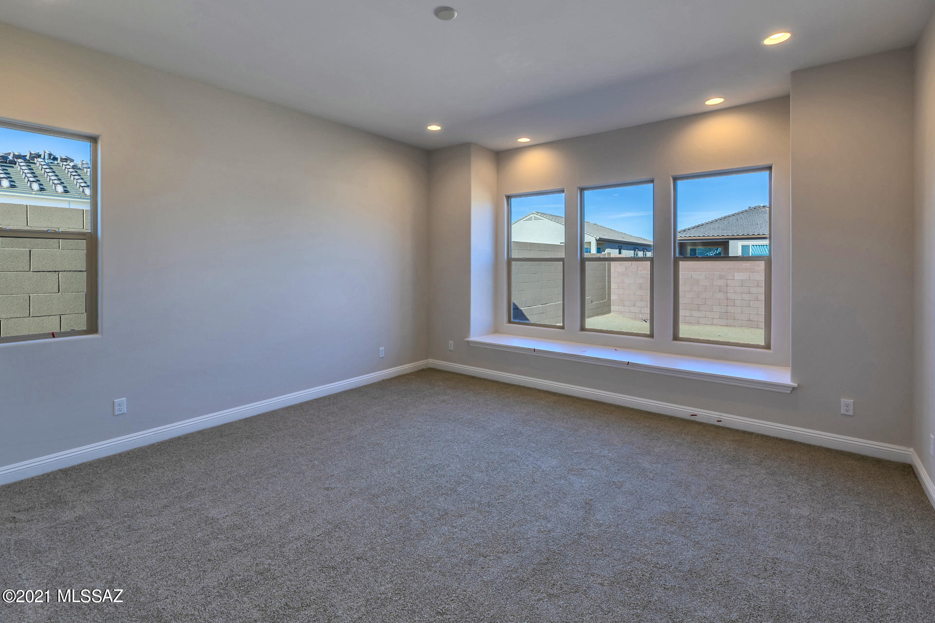 677 East Romsdalen Road East Tucson, AZ 85755 - Photo 18 of 44