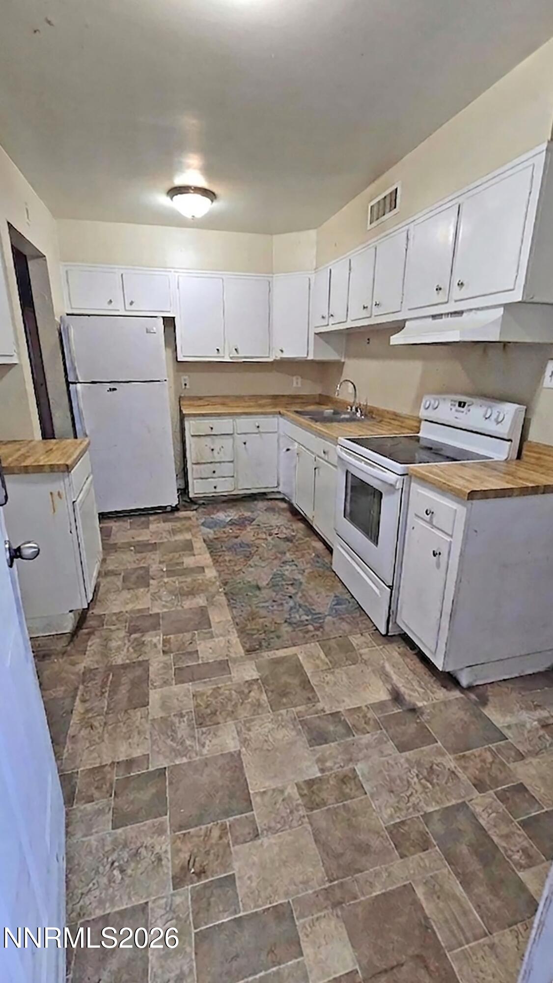 13710 Mt Whitney Street Reno, NV 89506 - Photo 9 of 15 2026-07-23_19-30-38