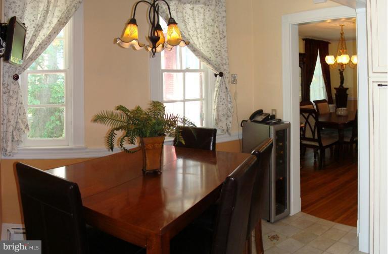 506 Woodside Road Baltimore, MD 21229 - Photo 2 of 30 Breakfast Room to Dining Room