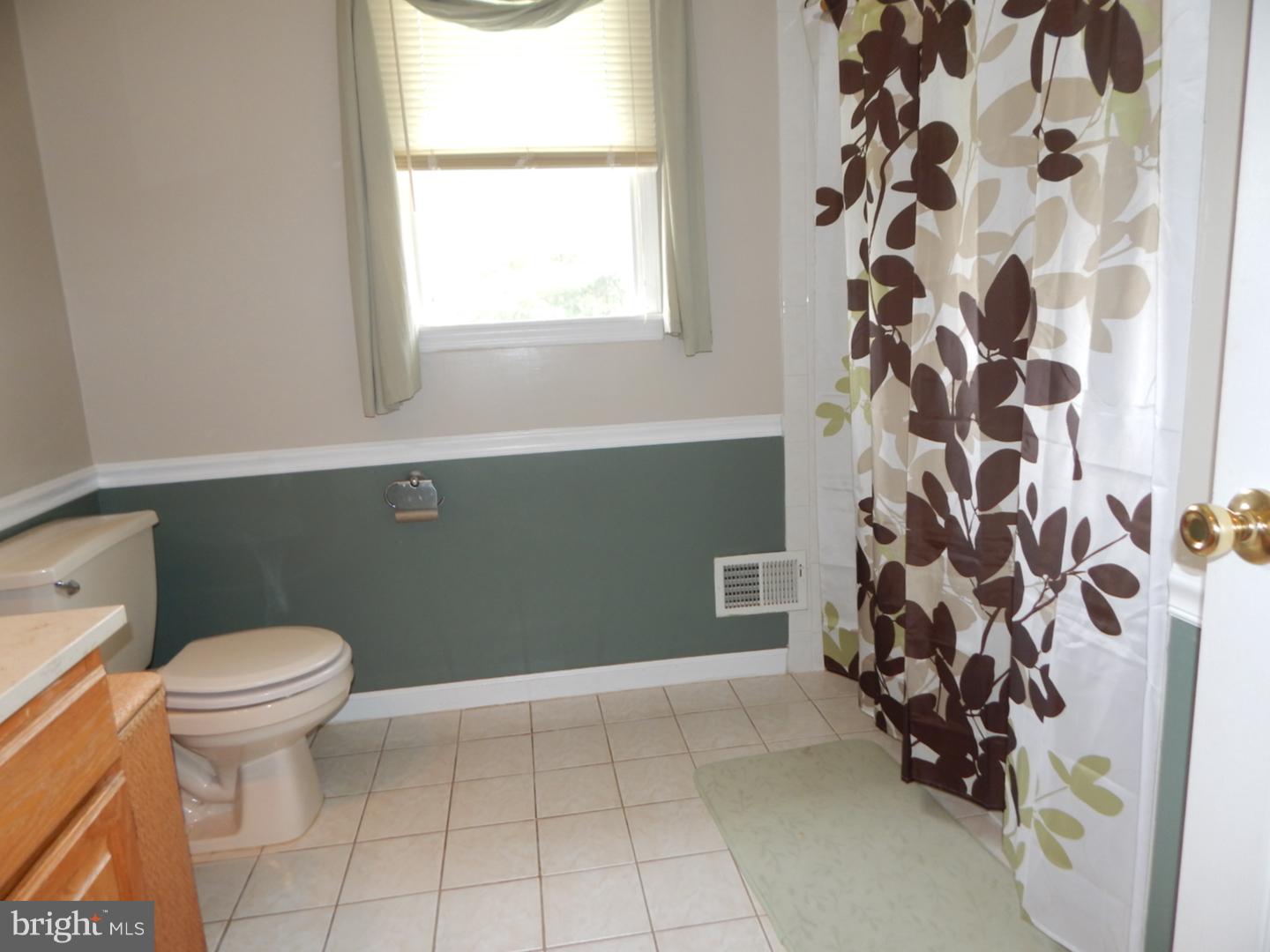 7 Merrick Road Hamilton, NJ 08691 - Photo 17 of 25 Bathroom