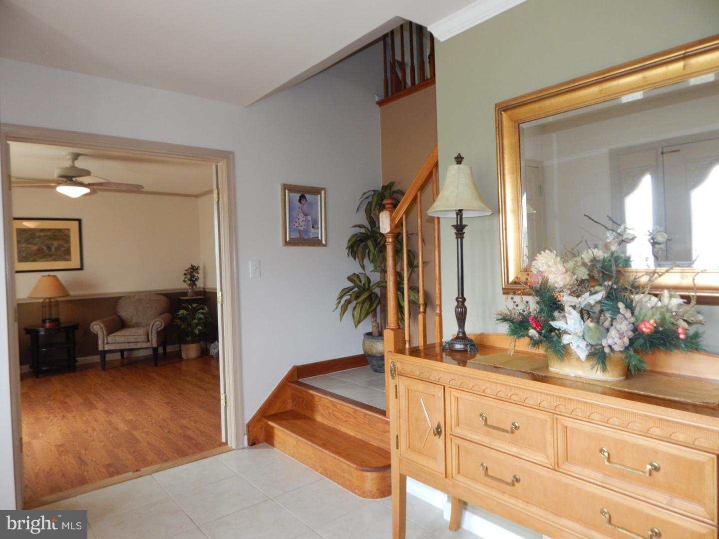 7 Merrick Road Hamilton, NJ 08691 - Photo 3 of 25 Foyer